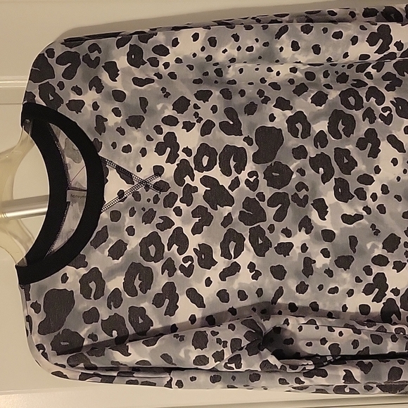 HONEYME Curvy XXXL Animal Print Sweatshirt. NEW with tags - Picture 2 of 9